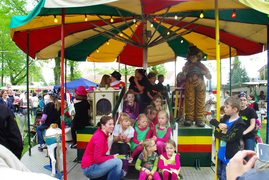 Enniger HILFT Kindern e.V. Nostalgie-Kinderkarussell